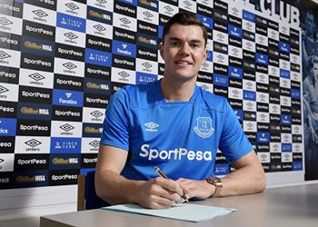 ميركاتو الصيف إيفرتون يواصل نشاطه ويتعاقد مع مايكل كين