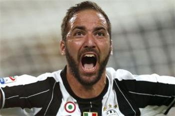 تصريحات قبل موقعتهم أمام نابولي هيجواين أتمنى أن أسجل هدفين