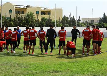 مران الأهلي تقسيمة قوية بين اللاعبين و البدري يلقي محاضرة فنية