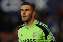 رسميا ستوك سيتي يجدد تعاقده مع حارسه المميز بوتلاند