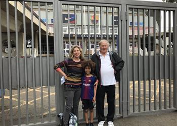 عائلة استرالية تدفع ثمن رحيل نيمار وانفصال كتالونيا