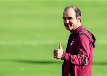 النصر السعودي يقيل مدربه بعد التعادل مع الفيحاء