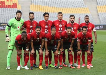 سفير مصر بالكاميرون رئيس القطن وممثل الاتحاد الإفريقي أشادا بلاعبي الأهلي