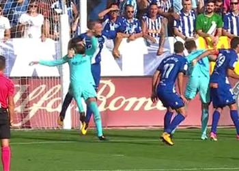 بالفيديو راديو ماركا يكشف مدى صحة ركلة جزاء برشلونة أمام ألافيس