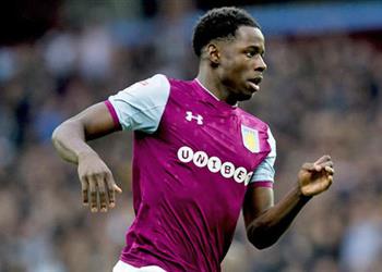 أستون فيلا يرفض عرض يونايتد لضم مهاجمه