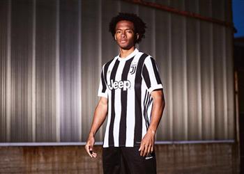 أخبار كوادرادو يورط يوفنتوس بعدما نشر صورة قميص الموسم الجديد قبل الإعلان الرسمي