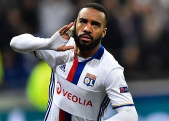 تقارير الميركاتو لاكازيت يقترب من إرتداء قميص أرسنال