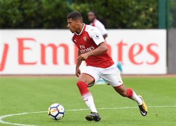آرسنال ينوي حماية لاعبه الشاب