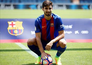 أخبار برشلونة يتمسك بجوميز ويدعو الجماهير للتحلي بالصبر
