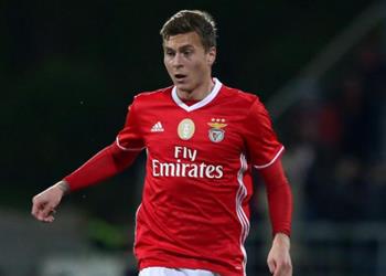 تقارير الميركاتو أيام قليلة تفصل مانشستر يونايتد للإعلان عن صفقة لينديلوف