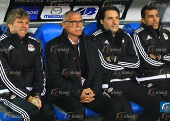 بعد الهزيمة من تونس كوبر يجتمع بلاعبي الفراعنة ويعاتب رمضان وكهربا