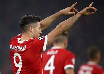 ليفاندوفسكي يحرج أنشيلوتي