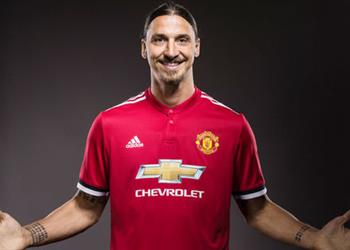 إبراهيموفيتش يزين قائمة مانشستر يونايتد الأوروبية