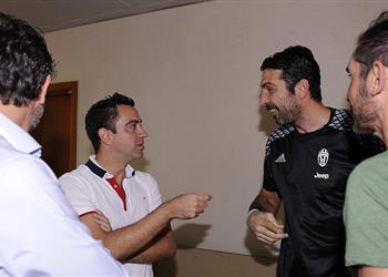 تصريحات تشافي أتمنى تتويج بوفون بدوري الأبطال وسنرى نهائيا رائعا