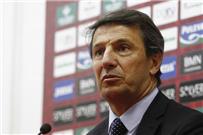 مدرب غرناطة قضية الحقائب السوداء يزعجني والدفاع الجيد مفتاح الفوز أمام برشلونة