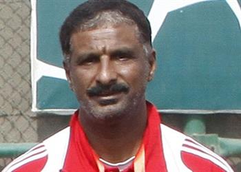 الأهلي يكشف حقيقة هروب لاعبه إلى سويسرا