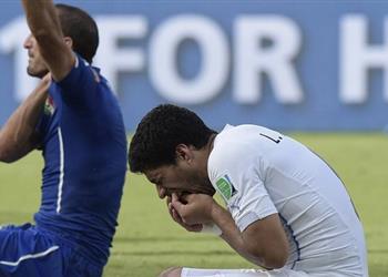 عقوبات عضة سواريز لكيلليني تكلفه 80 ألف يورو