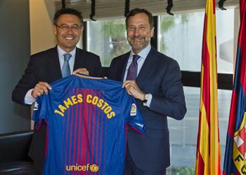 سوشيال_بطولات مستشار برشلونة الجديد يثير استياء الجماهير بهتافه لريال مدريد