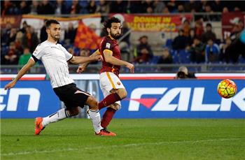 م حترفين صلاح أساسيا مع روما في مواجهة باليرمو