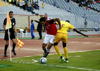 بالفيديو مصر تتقدم بالهدف الأول على توجو بمجهود فردي من كهربا