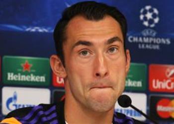 حارس أولومبياكوس يوجه رسالة ليوفنتوس