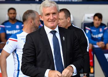 هيوز ي حمس لاعبي ستوك سيتي قبل مواجهة مانشستر يونايتد