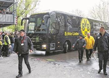 حوادث انفجار جوار حافلة فريق بورسيا دورتموند وإصابة بارترا والمباراة مهددة بالتأجيل