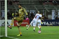 صراع مقعد اليوروليج بإيطاليا ميلان يسقط بثلاثية أمام روما وفرصته بكأس إيطاليا من أجل مقعد أوروبي