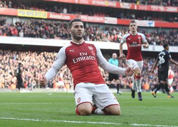 في غياب محمد النني أرسنال يقلب الطاولة على سوانزي بثنائية