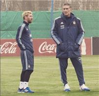 تصريحات م درب الأرجنتين برشلونة لم يهتموا بإصابة ميسي أبدا