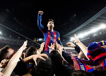 صورة ماركا الإسبانية الجماهير تسخر من برشلونة وتستبدل ميسي بالحكم آيتكين