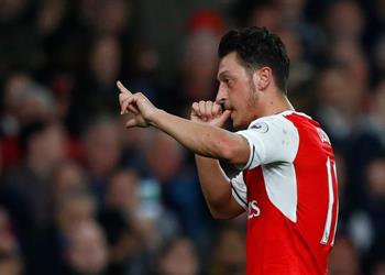 تجديد عقود أوزيل يتمسك بـ300 ألف جنيه إسترليني أسبوعي ا والمؤشرات تدل على رفض آرسنال وطرحه للبيع صيف ا