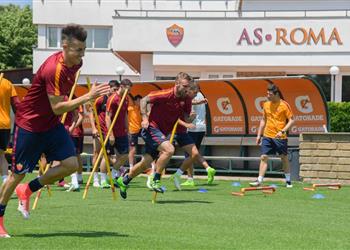 قوائم الأندية سباليتي يضع صلاح على رأس قائمة روما المتجهة إلى فيرونا وعودة ديجيكو