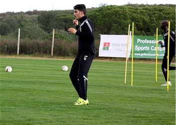 م حترفين زيزو على مقاعد بدلاء ماديرا أمام ماريتيمو