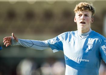 تقارير الميركاتو روما يستهدف التعاقد مع مهاجم مالمو برجفيست خلف ا لـ صلاح