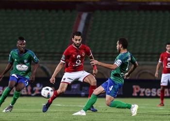 هشام محمد يجري الكشف الطبي بالأهلي