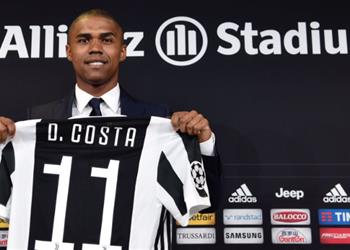 رئيس بايرن يهاجم لاعبه ويصفه بـ المرتزق