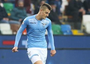 باريس سان جيرمان يرصد لاعب وسط لاتسيو