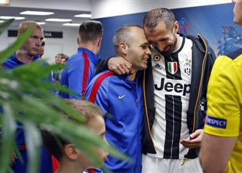 مقابلة صحفية 2 إنييستا ميسي فوق الجميع ولا أريد لريال مدريد تحقيق النجاح