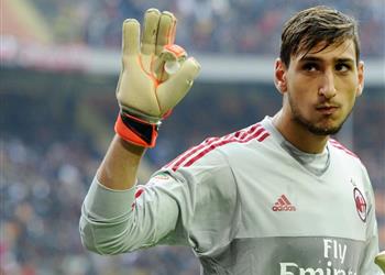 تجديد عقود رايولا يحاول منع دوناروما من تمديد إقامته في ميلان