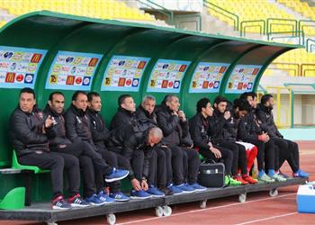البدري يعنف معلول خلال مواجهة الاسماعيلي
