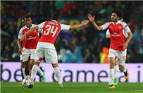 كاف محمد النني خامس إفريقي يسجل فى برشلونة