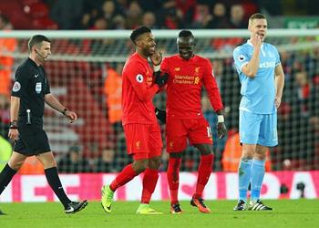 م حترفين بوكسينج_داي رمضان صبحي يشارك في هزيمة رباعية لستوك من ليفربول