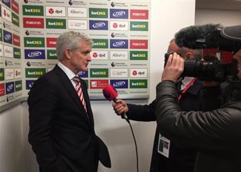 هيوز التعادل أمام ليستر سيتي م رضي