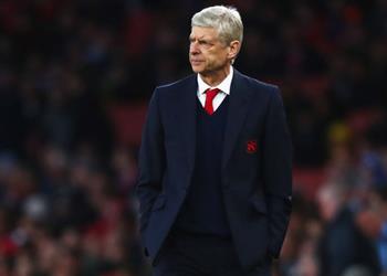 الرئيس التنفيذي لآرسنال ي دافع عن تمديد عقد فينجر