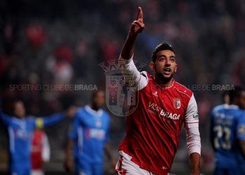 م حترفين بالفيديو كوكا ي سجل ويتسبب في ركلة جزاء في إنتصار كبير لـ سبورتينج براجا أمام فيرينسي