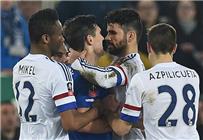 مدرب إيفرتون باري أخبرني بأن كوستا لم يقم بعضه