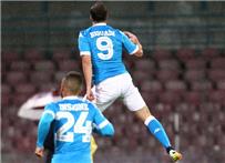 نابولي يحسم المركز الثاني لصالحه بثنائية في تورينو