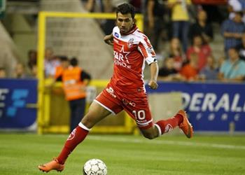 م حترفين تريزيجيه يسجل هدفا مع موسكرون في مرمى ستاندرليج