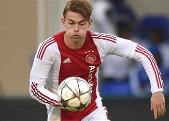 دي ليخت لبرشلونة أنتم فريقي المفضل ولكن